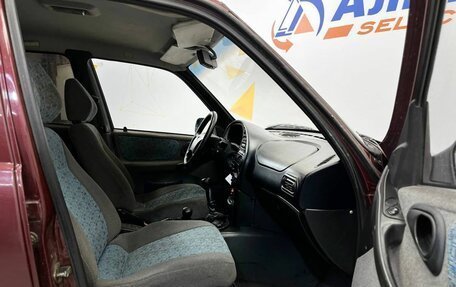 Chevrolet Niva I рестайлинг, 2004 год, 305 000 рублей, 27 фотография