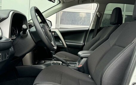 Toyota RAV4, 2019 год, 2 658 000 рублей, 13 фотография