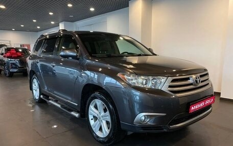 Toyota Highlander III, 2013 год, 2 590 000 рублей, 1 фотография