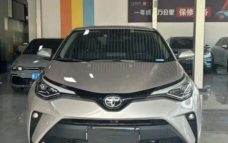 Toyota C-HR I рестайлинг, 2022 год, 1 630 999 рублей, 2 фотография