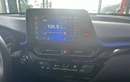 Toyota C-HR I рестайлинг, 2022 год, 1 630 999 рублей, 8 фотография