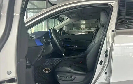Toyota C-HR I рестайлинг, 2022 год, 1 630 999 рублей, 4 фотография