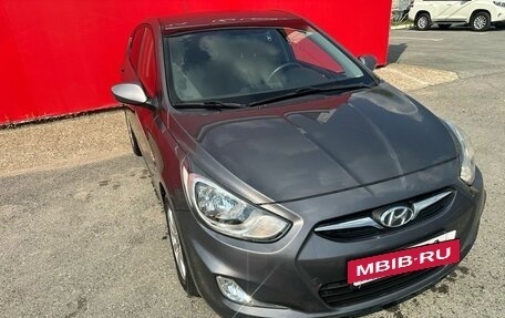 Hyundai Solaris II рестайлинг, 2013 год, 900 000 рублей, 3 фотография