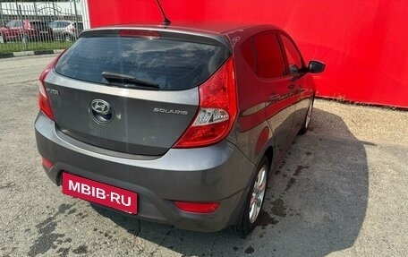 Hyundai Solaris II рестайлинг, 2013 год, 900 000 рублей, 4 фотография