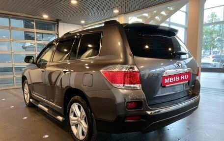 Toyota Highlander III, 2013 год, 2 590 000 рублей, 5 фотография