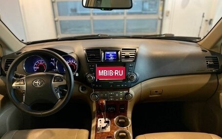 Toyota Highlander III, 2013 год, 2 590 000 рублей, 9 фотография