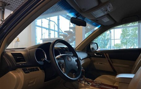 Toyota Highlander III, 2013 год, 2 590 000 рублей, 22 фотография