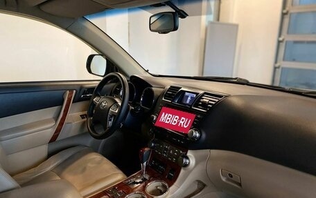 Toyota Highlander III, 2013 год, 2 590 000 рублей, 12 фотография