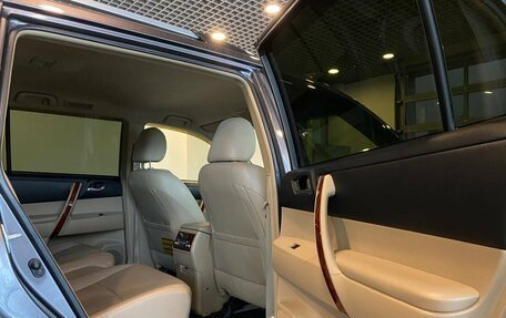 Toyota Highlander III, 2013 год, 2 590 000 рублей, 25 фотография