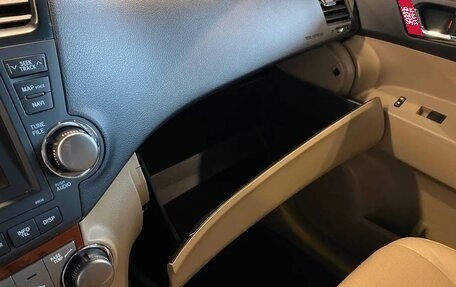 Toyota Highlander III, 2013 год, 2 590 000 рублей, 29 фотография