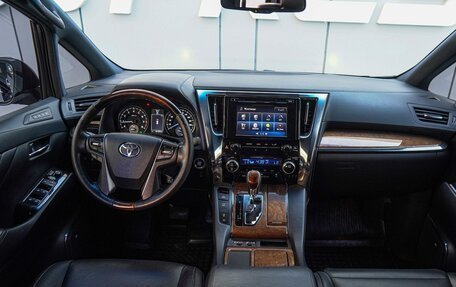 Toyota Alphard III, 2017 год, 5 570 000 рублей, 6 фотография