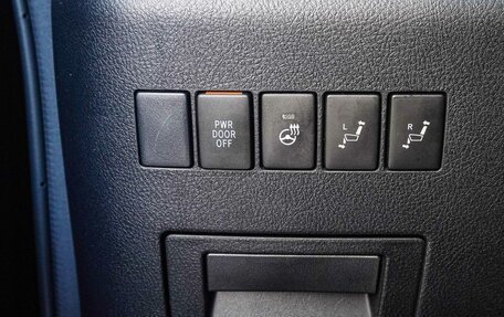 Toyota Alphard III, 2017 год, 5 570 000 рублей, 23 фотография