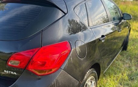 Opel Astra J, 2011 год, 550 000 рублей, 2 фотография