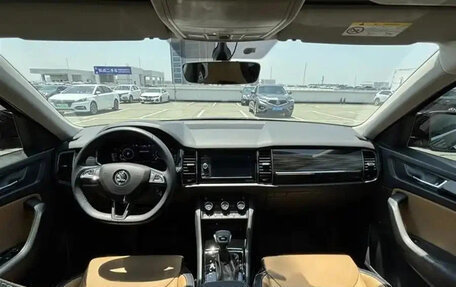 Skoda Kodiaq I, 2022 год, 2 700 999 рублей, 10 фотография