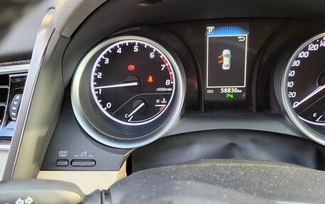 Toyota Camry, 2018 год, 3 300 000 рублей, 18 фотография