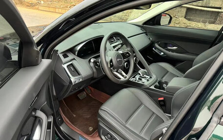 Jaguar E-Pace, 2024 год, 3 554 000 рублей, 3 фотография
