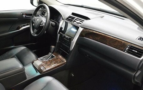 Toyota Camry, 2016 год, 1 975 000 рублей, 12 фотография