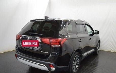 Mitsubishi Outlander III рестайлинг 3, 2019 год, 1 925 000 рублей, 5 фотография