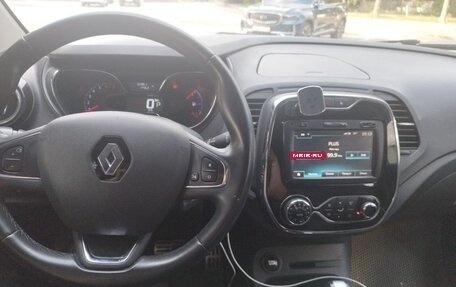 Renault Kaptur I рестайлинг, 2017 год, 1 850 000 рублей, 8 фотография