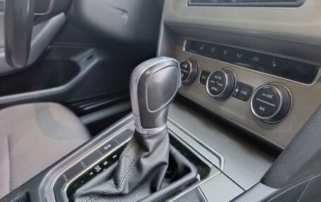Volkswagen Passat B8 рестайлинг, 2017 год, 1 450 000 рублей, 33 фотография
