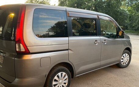 Nissan Serena III, 2007 год, 1 100 000 рублей, 2 фотография
