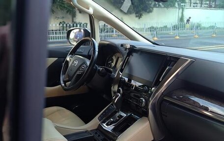 Toyota Alphard III, 2021 год, 7 600 000 рублей, 9 фотография