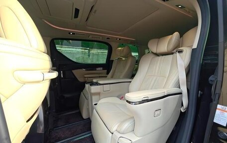Toyota Alphard III, 2021 год, 7 600 000 рублей, 12 фотография