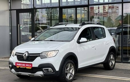 Renault Sandero II рестайлинг, 2018 год, 1 060 000 рублей, 1 фотография