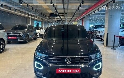 Volkswagen T-Roc I, 2022 год, 2 099 000 рублей, 1 фотография