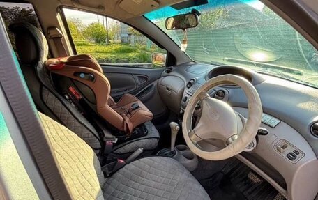 Toyota Platz, 2001 год, 365 000 рублей, 11 фотография