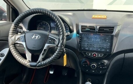 Hyundai Solaris II рестайлинг, 2013 год, 800 000 рублей, 18 фотография