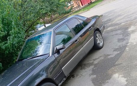 Mercedes-Benz E-Класс, 1992 год, 250 000 рублей, 2 фотография