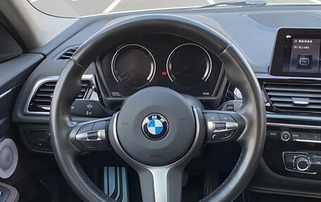 BMW 1 серия, 2021 год, 1 830 000 рублей, 12 фотография