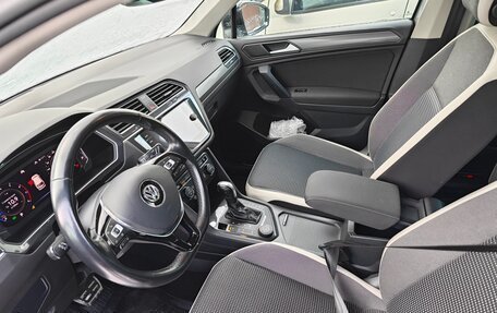 Volkswagen Tiguan II, 2019 год, 2 500 000 рублей, 1 фотография