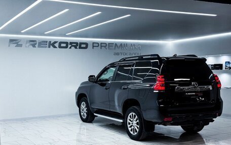 Toyota Land Cruiser Prado 150 рестайлинг 2, 2018 год, 5 000 000 рублей, 18 фотография