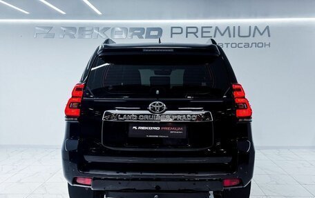 Toyota Land Cruiser Prado 150 рестайлинг 2, 2018 год, 5 000 000 рублей, 29 фотография