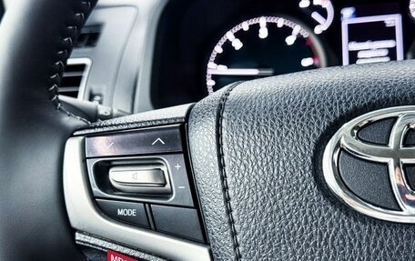 Toyota Land Cruiser Prado 150 рестайлинг 2, 2018 год, 5 000 000 рублей, 24 фотография