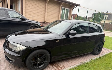 BMW 1 серия, 2011 год, 1 200 000 рублей, 2 фотография