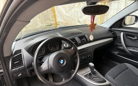 BMW 1 серия, 2011 год, 1 200 000 рублей, 5 фотография