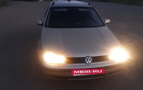 Volkswagen Golf IV, 2001 год, 295 000 рублей, 2 фотография
