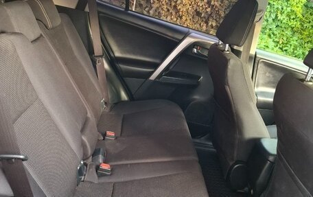 Toyota RAV4, 2018 год, 2 000 000 рублей, 13 фотография