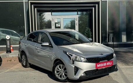 KIA Rio IV, 2020 год, 1 525 000 рублей, 3 фотография