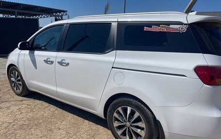 KIA Carnival III, 2017 год, 2 950 000 рублей, 5 фотография
