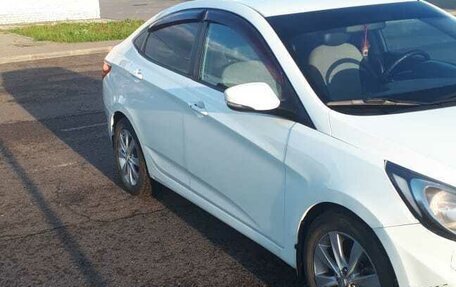 Hyundai Solaris II рестайлинг, 2011 год, 880 000 рублей, 1 фотография