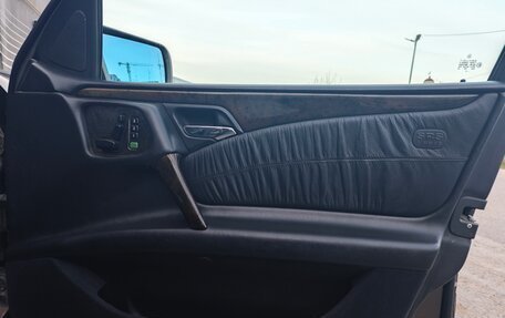 Mercedes-Benz E-Класс, 1997 год, 635 000 рублей, 11 фотография