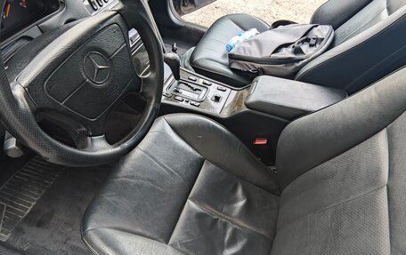 Mercedes-Benz E-Класс, 1997 год, 635 000 рублей, 10 фотография