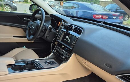 Jaguar XE I рестайлинг, 2016 год, 1 755 000 рублей, 14 фотография