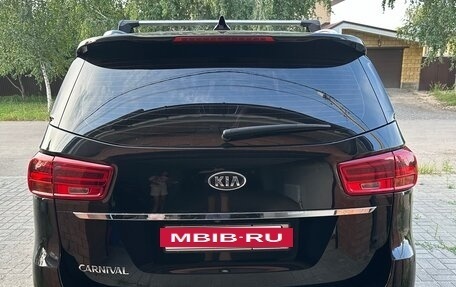 KIA Carnival III, 2018 год, 2 850 000 рублей, 4 фотография