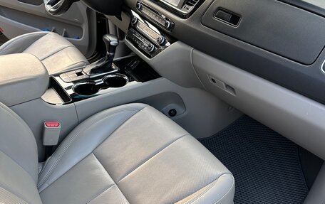 KIA Carnival III, 2018 год, 2 850 000 рублей, 6 фотография