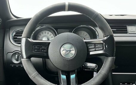 Ford Mustang VI рестайлинг, 2011 год, 1 830 000 рублей, 11 фотография